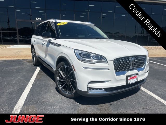 White 2023 Lincoln Aviator Reserve AWD SUV / Crossover All-Wheel Drive Automatic