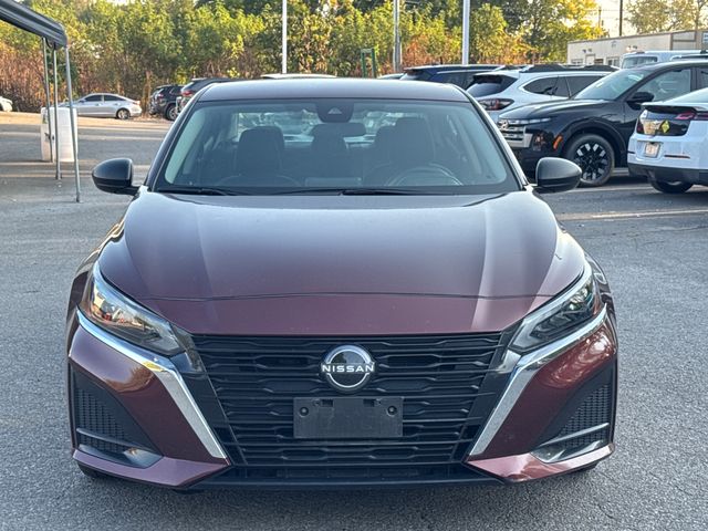 Used 2025 Red Nissan 2.5 SV image 8