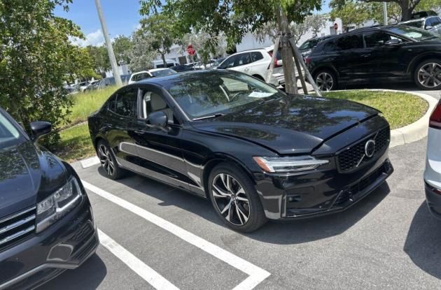 Onyx Black Metallic 2024 Volvo S60 Sedan Front-Wheel Drive Automatic