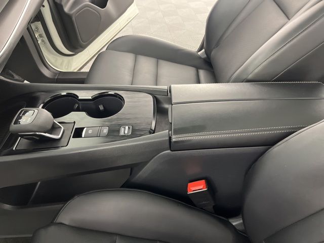 2023 Pearl White Tricoat Nissan Rogue SV FWD SUV