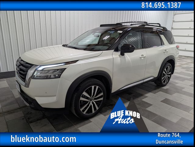 Pearl White Tricoat/Super Black 2023 Nissan Pathfinder Platinum 4WD SUV / Crossover All-Wheel Drive 9-Speed Automatic