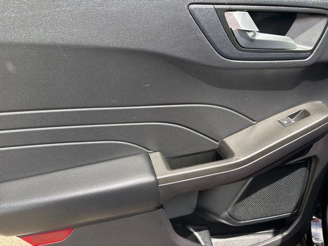 2021 Ford Escape SE photo