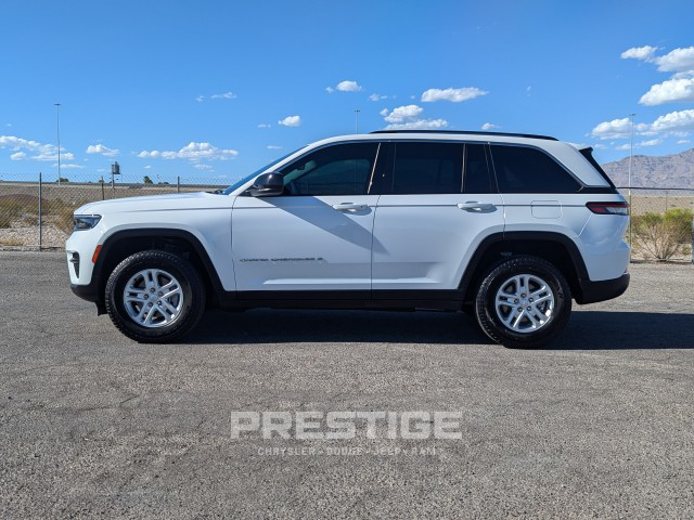 2023 Jeep Grand Cherokee Laredo 9