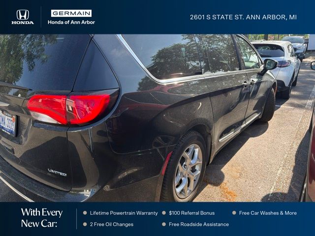 Used 2019 Brilliant Black Crystal Pearlcoat Chrysler Limited image 13