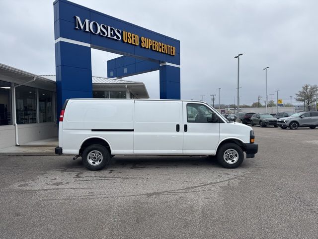2023 GMC Savana 2500 Work Van photo