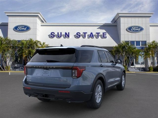 2025 Ford Explorer Active photo
