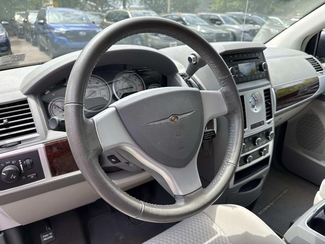 2010 Chrysler Town & Country