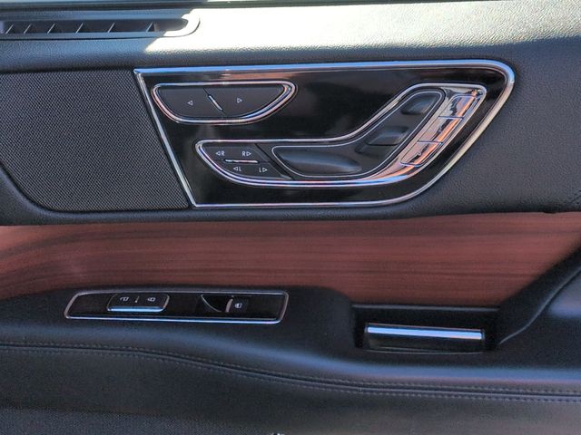 Used 2021 Black Lincoln Reserve image 38