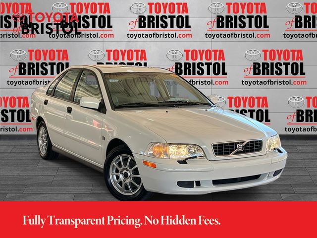 White 2004 Volvo S40 Sedan 5-Speed Automatic