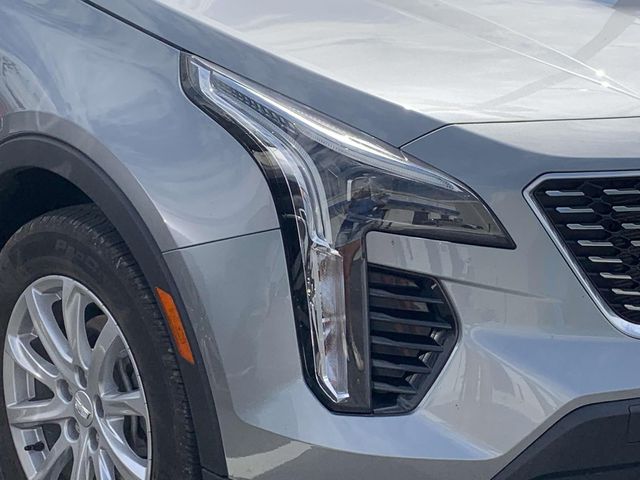 2023 Cadillac XT4 Luxury 2