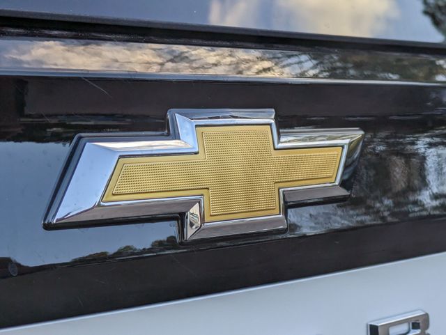 2025 Chevrolet Suburban Premier photo