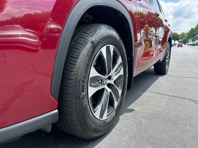Used 2025 Toyota Highlander SUV