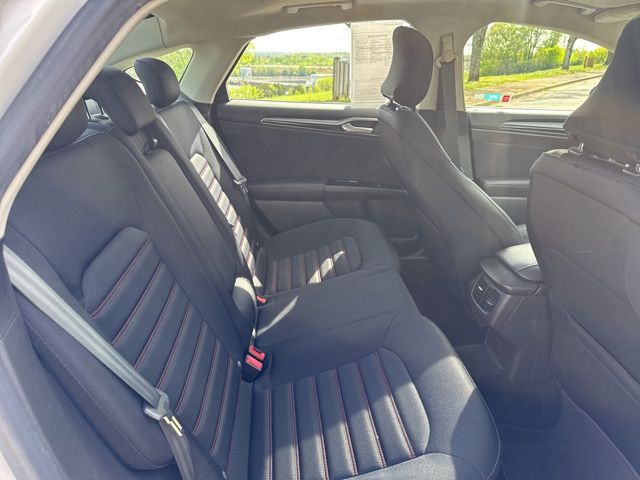 Used 2015 White Ford SE image 11