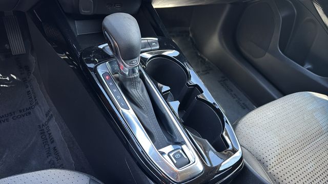 Used 2025 White Chevrolet LT image 30