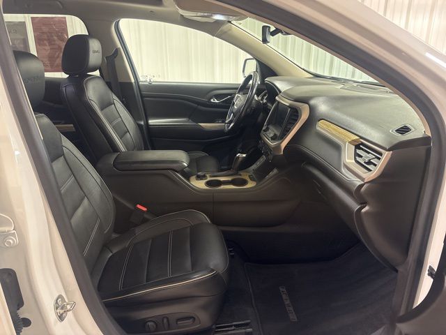 2019 GMC Acadia Denali photo