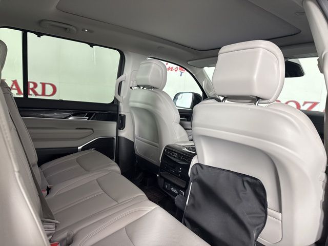 2024 Baltic Gray Metallic Clearcoat Jeep Wagoneer Base 4X4 SUV