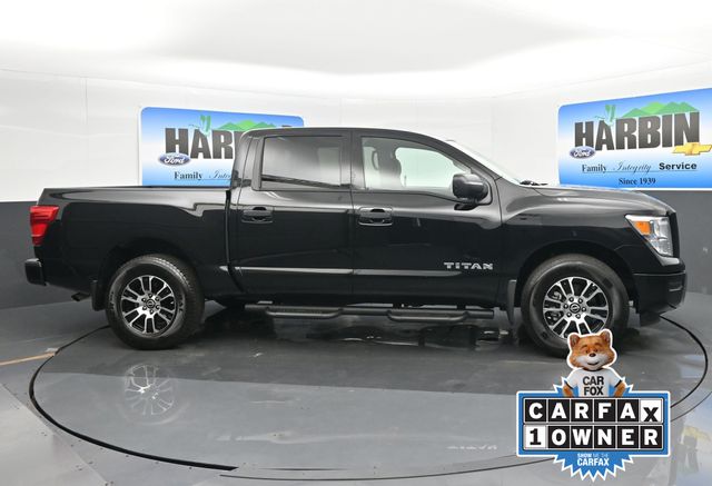 2024 Nissan Titan SV photo