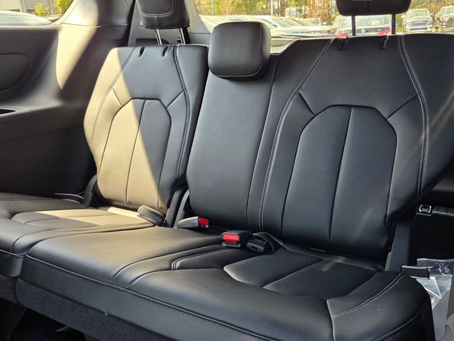 New 2026 Blue Chrysler Select image 12