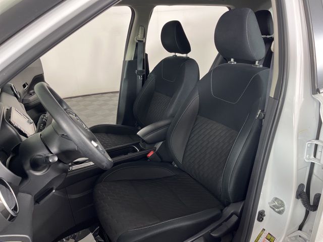 2023 Aspen White Tricoat Nissan Kicks SV FWD SUV