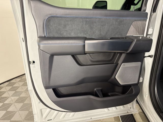 2025 Avalanche Ford Super Duty F-250 SRW Platinum 4X4 Truck