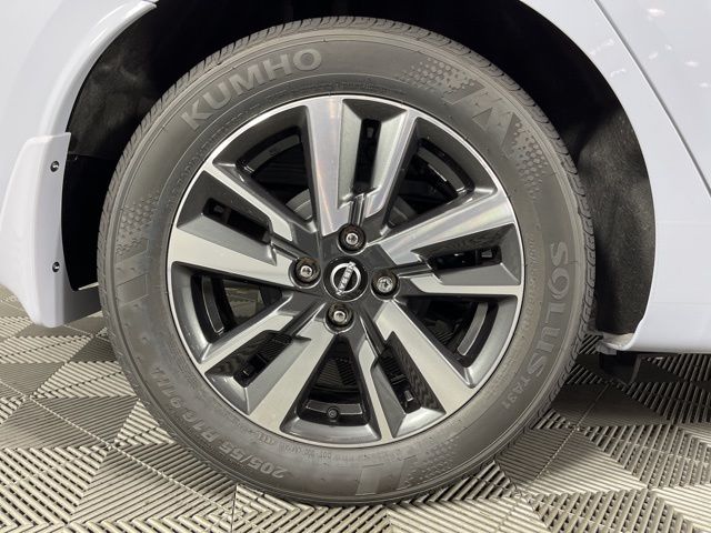 2025 Gray Sky Pearl Nissan Versa 1.6 SV FWD Sedan