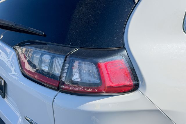 used 2020 Jeep Cherokee car, priced at $18,290