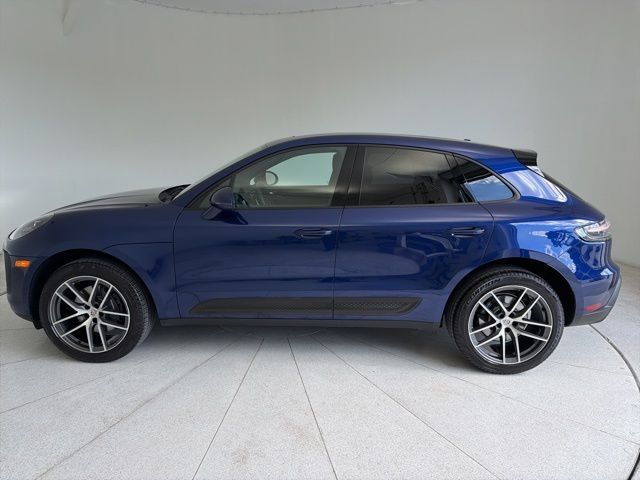 2023 Porsche Macan Base
