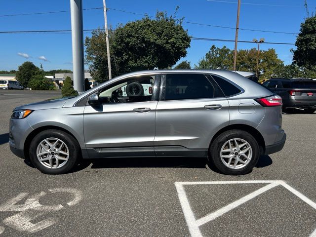 Used 2024 Silver Ford SEL image 4