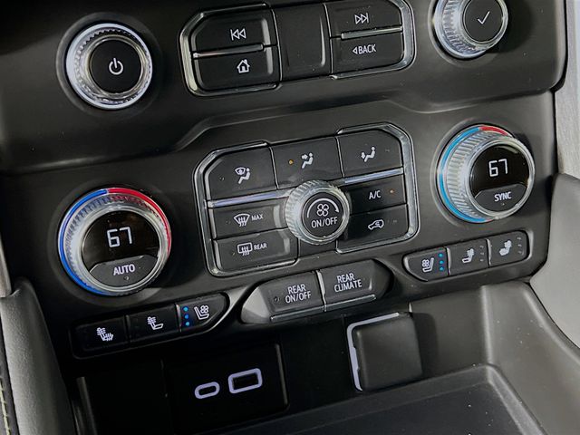 Used 2024 White GMC SLT image 16
