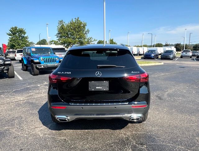 New 2026 Black Mercedes-Benz GLA 250 image 11