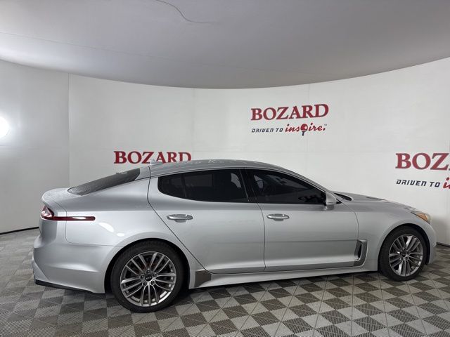 2018 Silky Silver Kia Stinger Base RWD Sedan