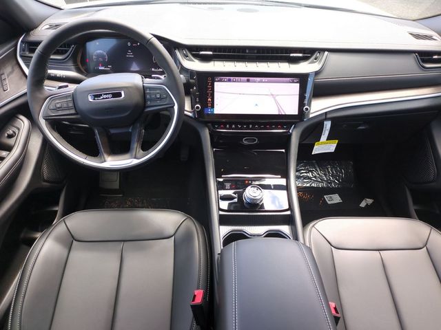 new 2026 Jeep Grand Cherokee car, priced at $43,186