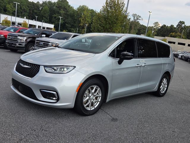 Used 2026 Chrysler Pacifica Van
