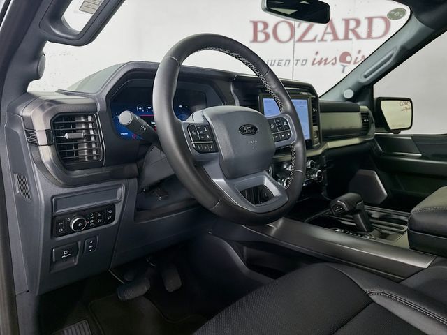 2025 White Metallic Ford F-150 Lariat 4X4 Truck