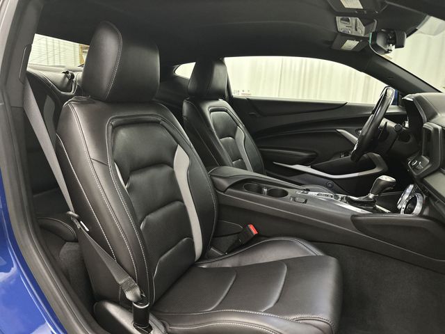 Used 2020 Blue Chevrolet 2LT image 27