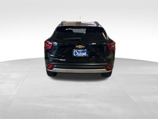 2025 Chevrolet Trax LT photo