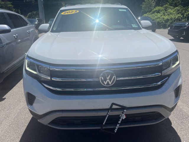 2023 Volkswagen Atlas 3.6L V6 SE w/Technology White at Sutliff Volkswagen