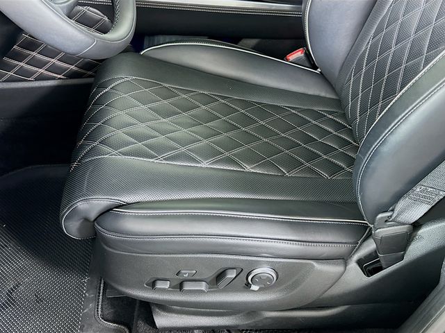 Thumbnail: 2021 Genesis GV80 - 20