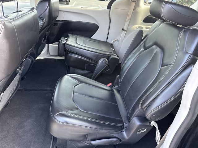 Used 2023 Chrysler Pacifica Van