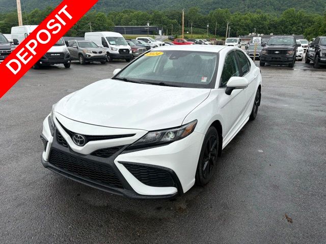 White 2024 Toyota Camry SE FWD Sedan Front-Wheel Drive 8-Speed Automatic