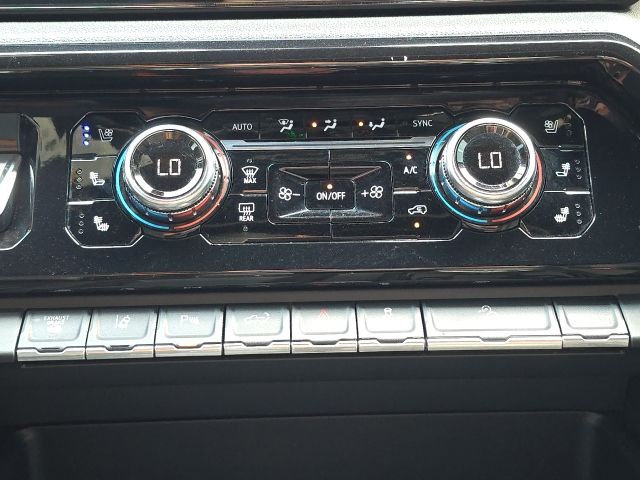 Photo of 2024 GMC Sierra 2500HD AT4 in Dallas, GA - 39,  2024 GMC Sierra 2500HD AT4:43933A