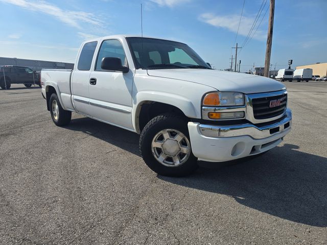 Olympic White 2006 GMC Sierra 1500 Pickup Truck Four-Wheel Drive 4-Speed Automatic Overdrive