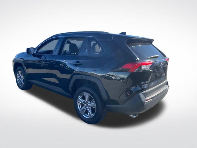 2022 Toyota RAV4 XLE 3