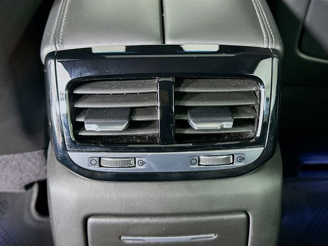 Thumbnail: 2017 Genesis G90 - 26