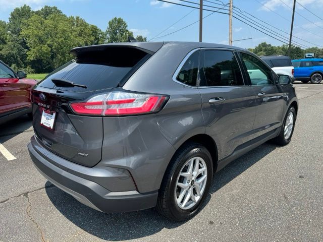 Used 2024 Gray Ford SEL image 8