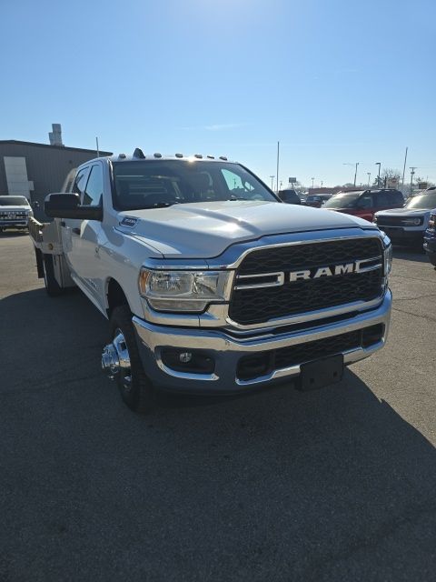 2019 RAM 3500 Chassis Tradesman Crew Cab DRW 4WD
