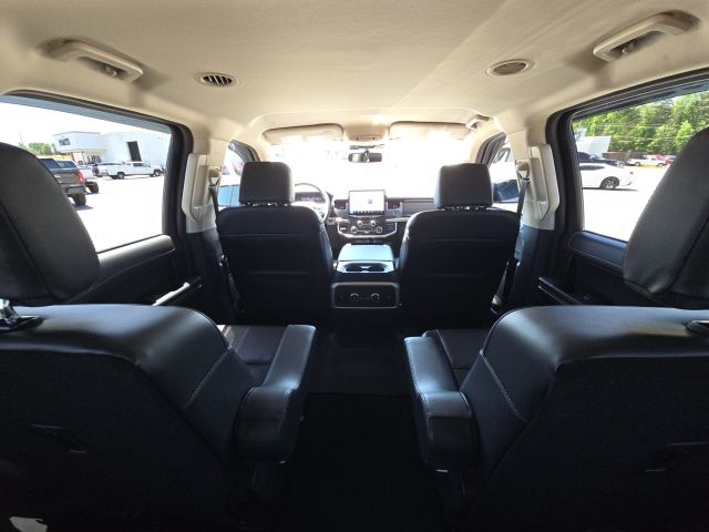 2024 Ford Expedition XLT:B02304