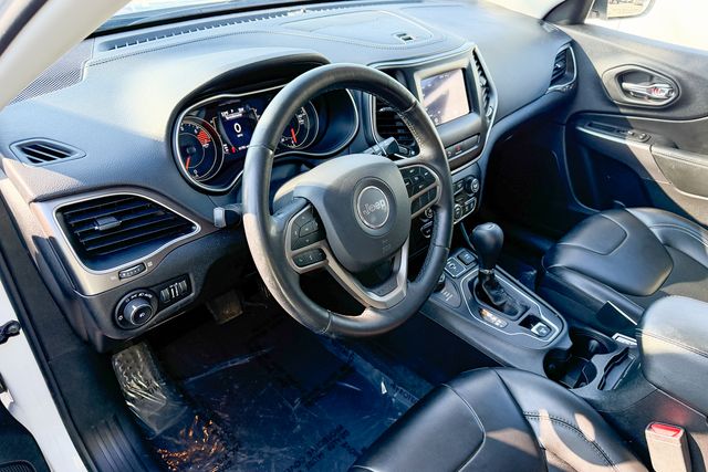 used 2020 Jeep Cherokee car, priced at $18,290