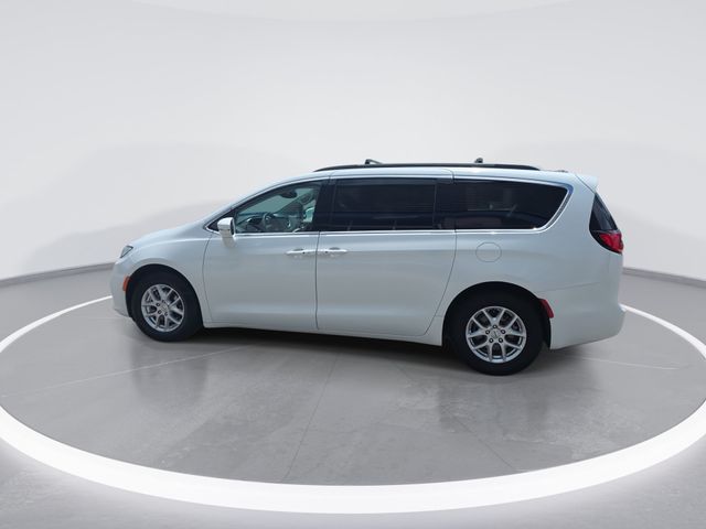 Used 2022 Bright White Clearcoat Chrysler Touring L image 6