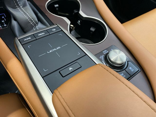 Used 2021 White Lexus 450h image 23